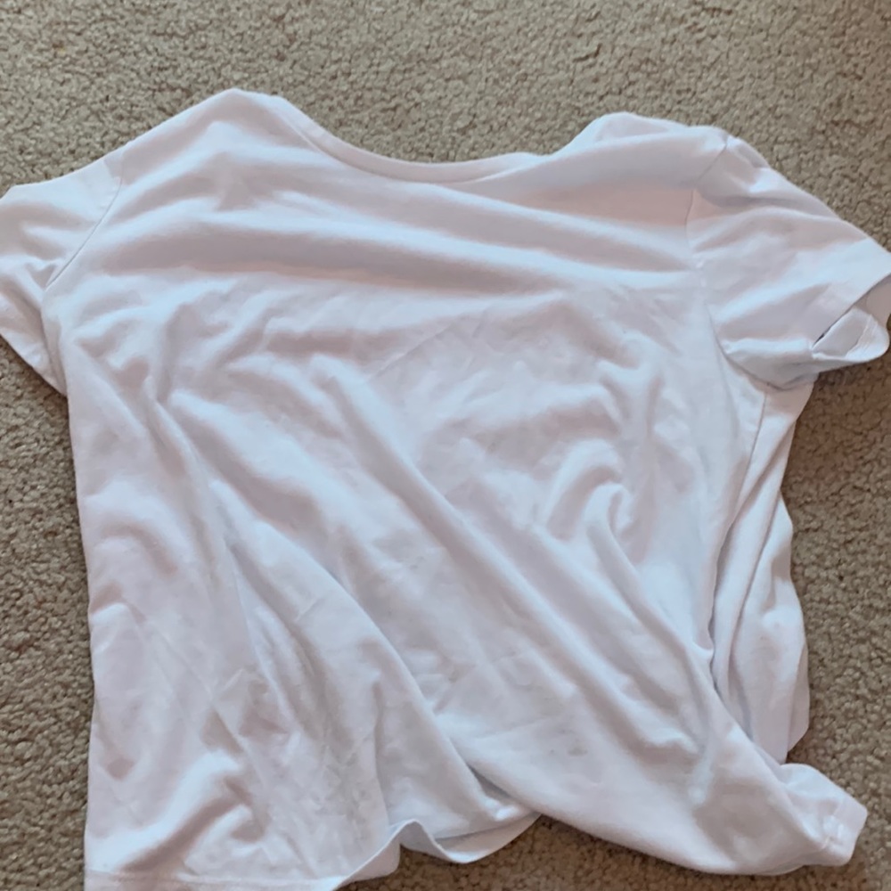 Old navy white shirt with a open back!